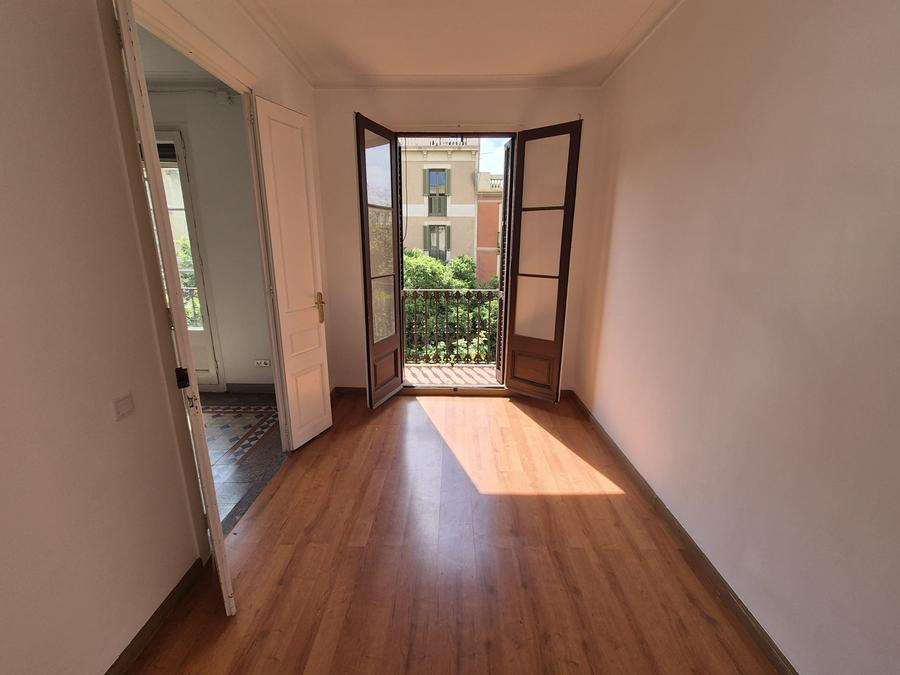 EIXAMPLE DRET