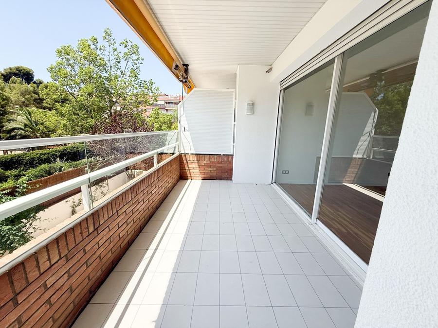 LES CORTS