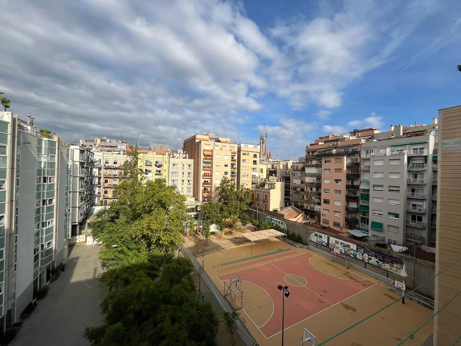 EIXAMPLE DRET