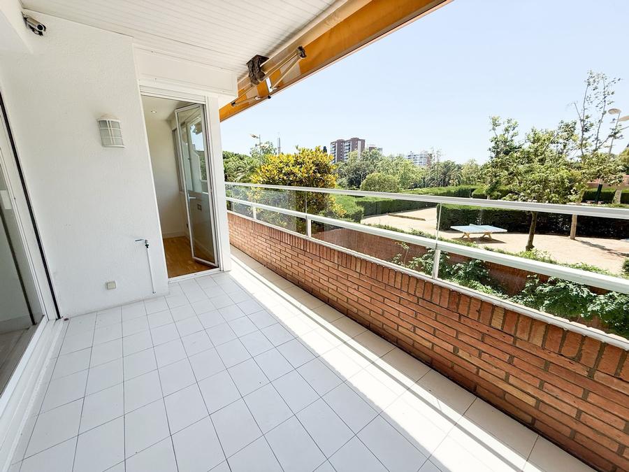 LES CORTS