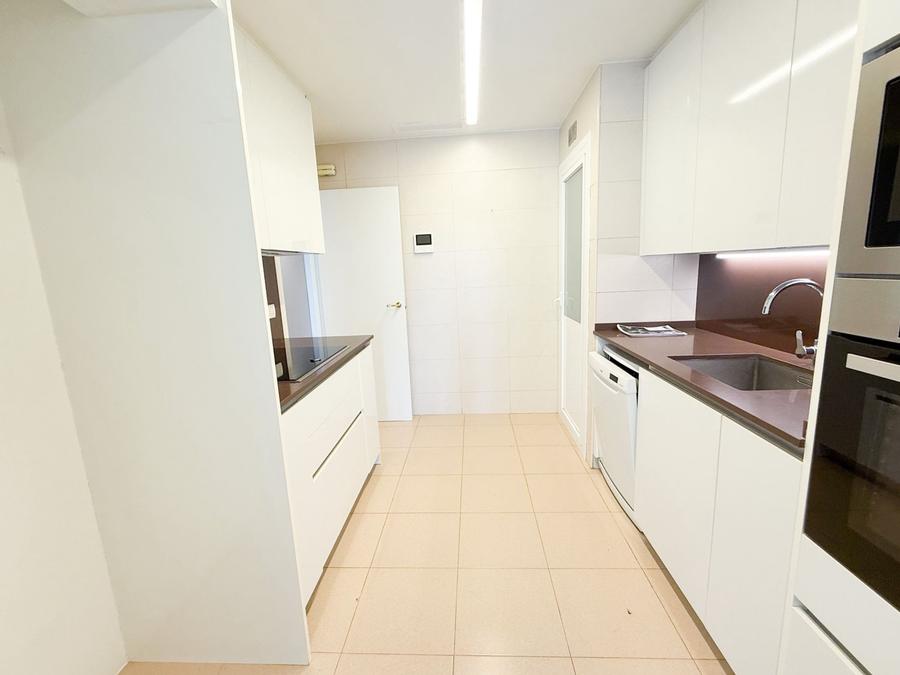 LES CORTS