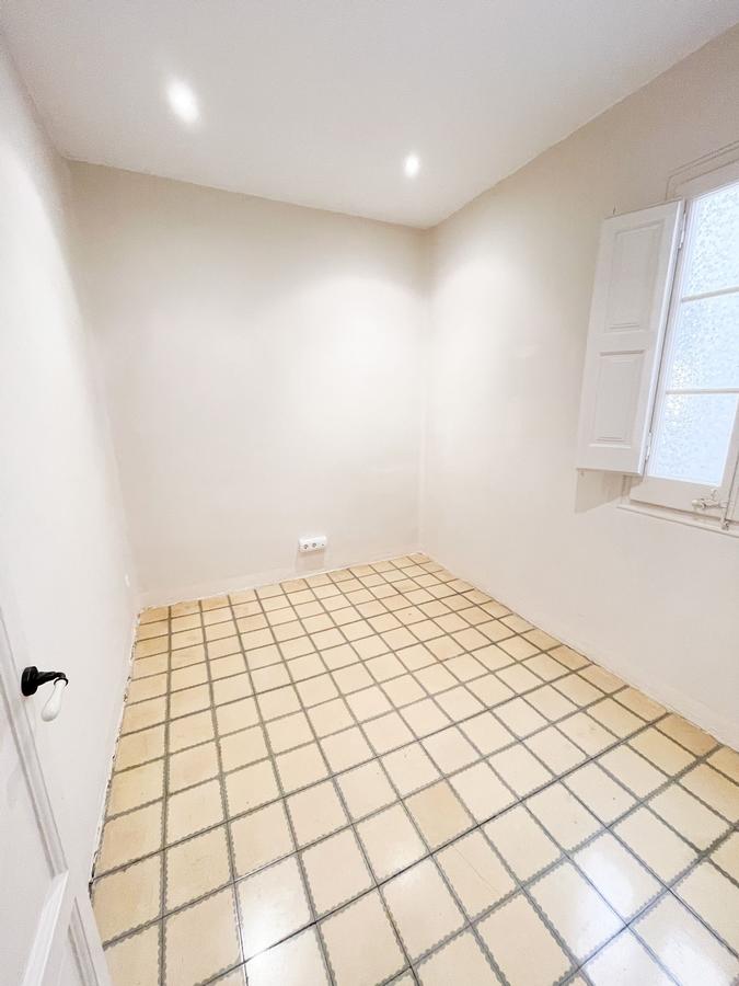 EIXAMPLE ESQUERRE