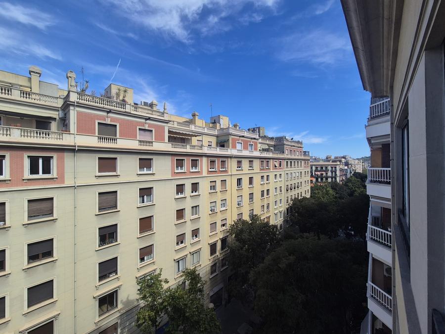EIXAMPLE ESQUERRE