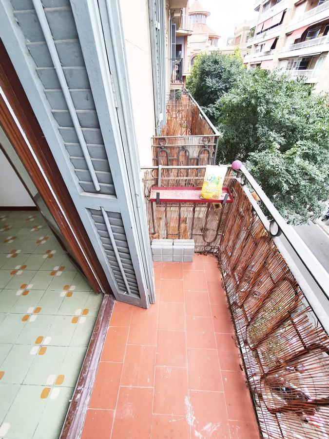 EIXAMPLE ESQUERRE